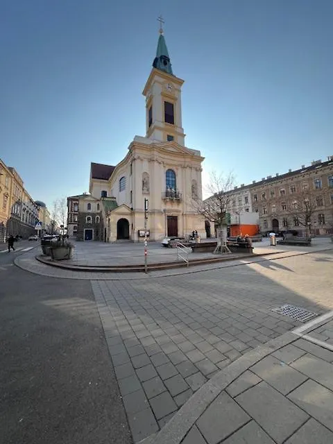City&More! Charmantes Apartment Mit Altbauflair! Βιέννη 0*,