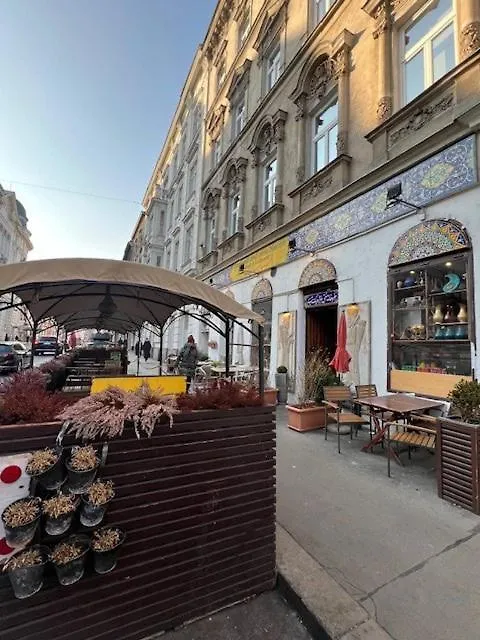City&More! Charmantes Apartment Mit Altbauflair! Vienna