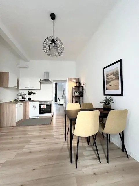 City&More! Charmantes Apartment Mit Altbauflair! Vienna 0*,  Austria