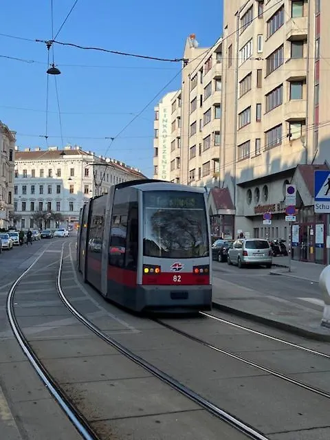 City&More! Charmantes Apartment Mit Altbauflair! Vienna
