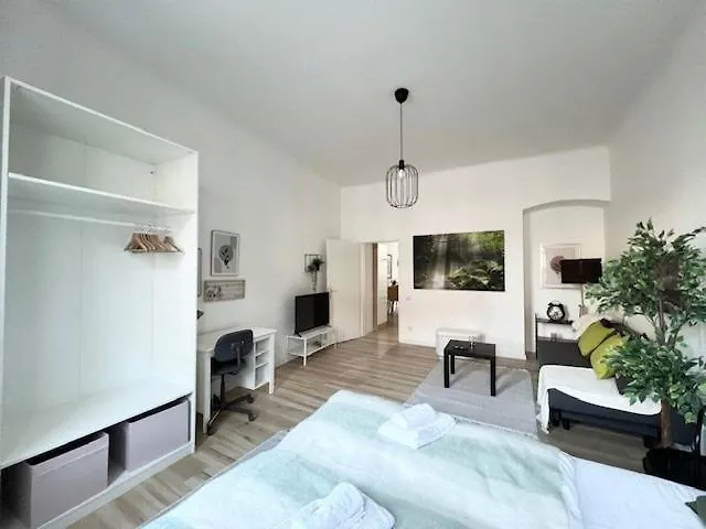 City&More! Charmantes Apartment Mit Altbauflair! Vienna Austria