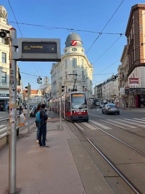 City&More! Charmantes Apartment Mit Altbauflair! Vienna