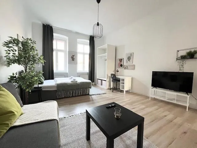 City&More! Charmantes Apartment Mit Altbauflair! Vienna